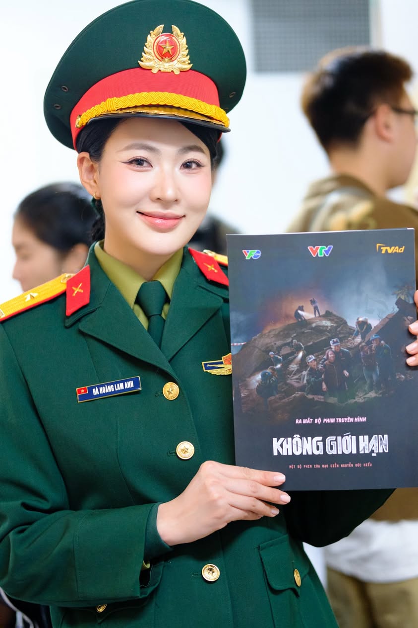 Việt Nam có 1 mỹ nhân đúng chuẩn “sách giáo khoa visual” nhưng cứ cất giọng là nhan sắc giảm hẳn một nửa- Ảnh 2.