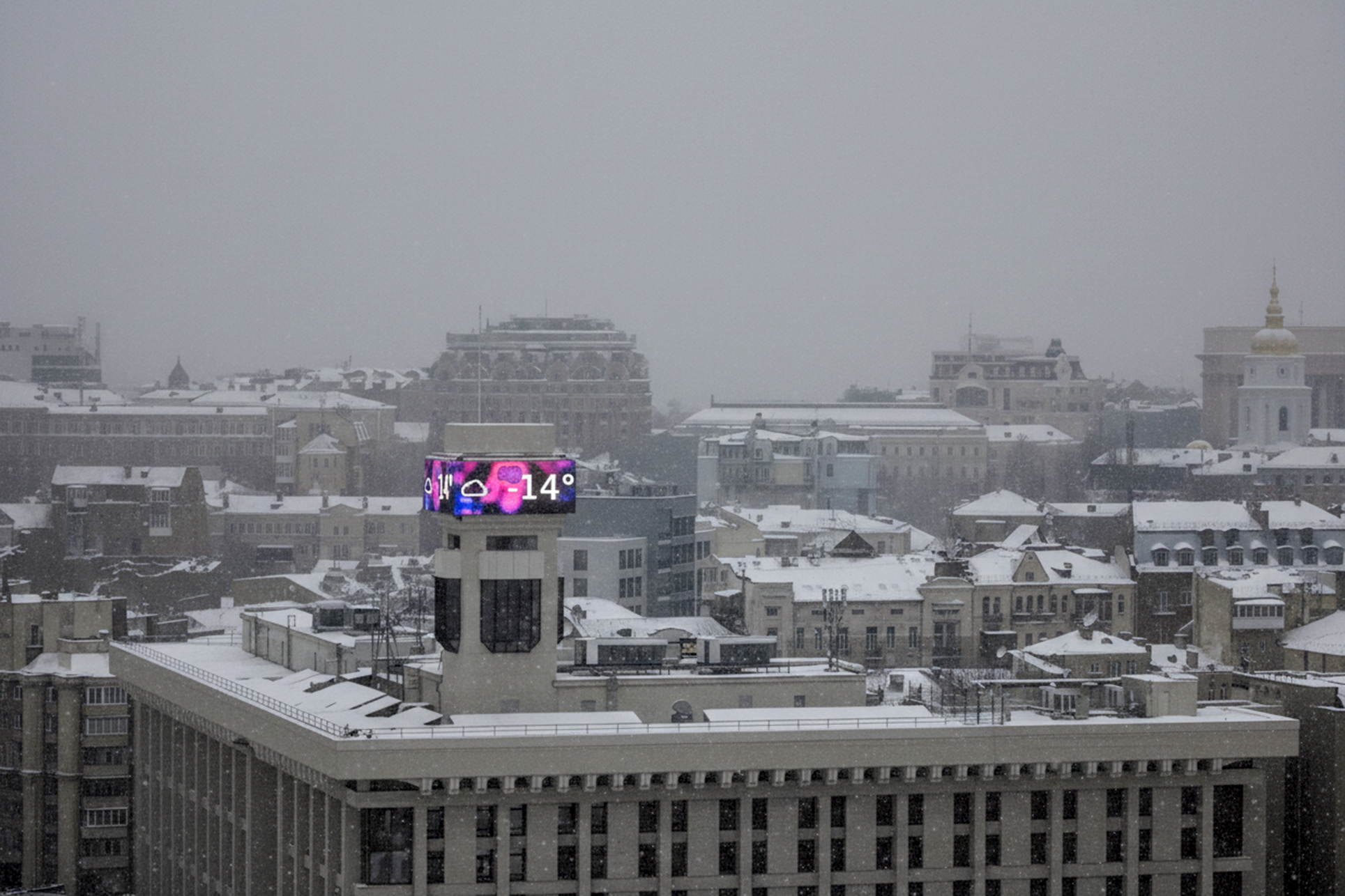 Ukraine ban bố tình trạng khẩn cấp về năng lượng sau các đợt tấn công từ Nga - Ảnh 1.
