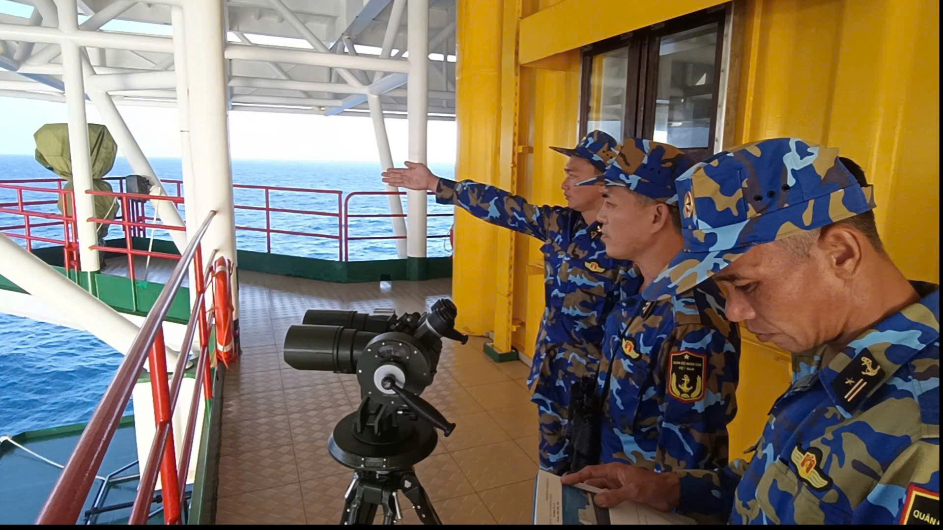 Giữa biển khơi, cán bộ chiến sĩ DK1 hướng về Đại hội XIV của Đảng- Ảnh 3.