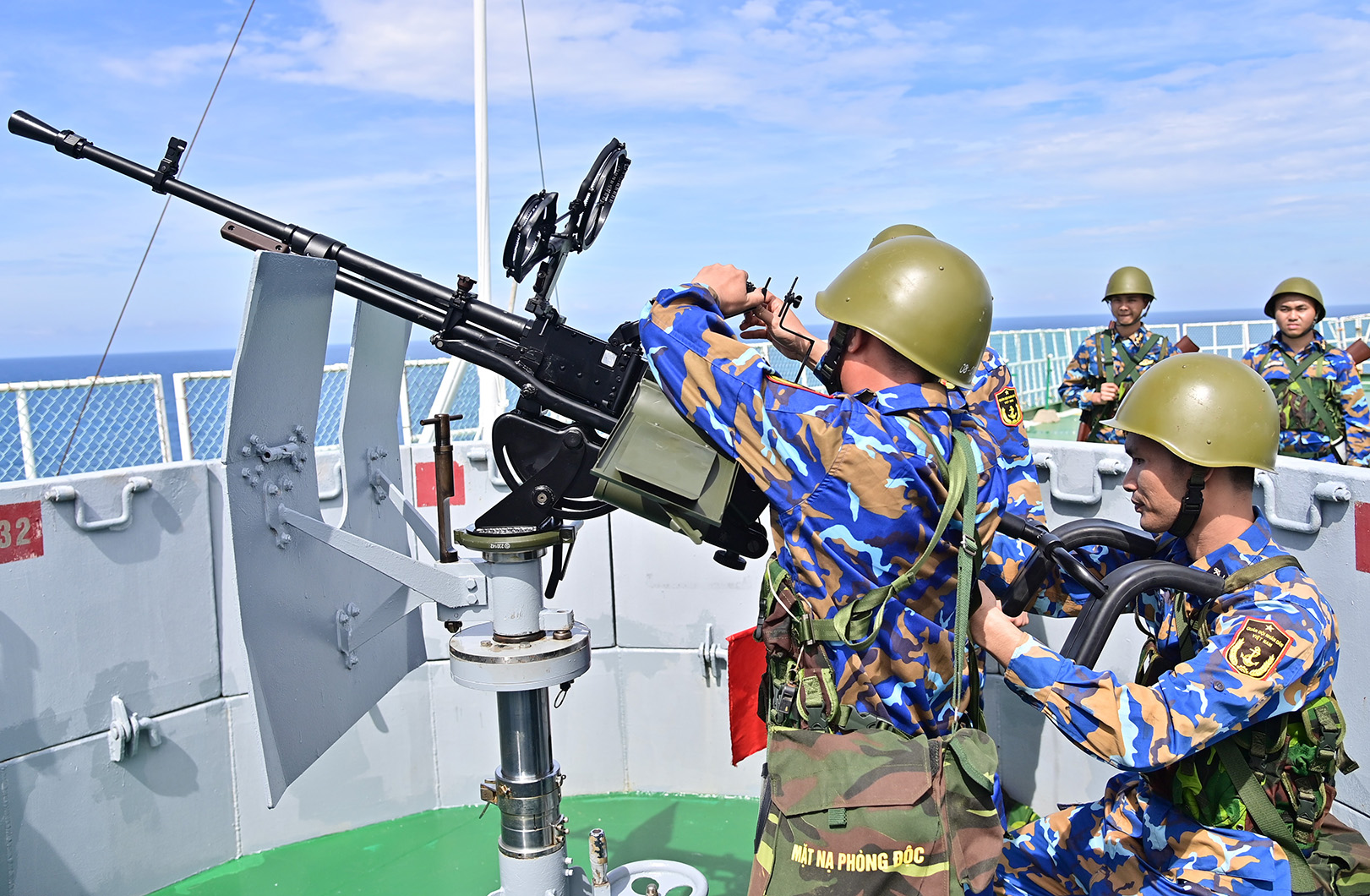 Giữa biển khơi, cán bộ chiến sĩ DK1 hướng về Đại hội XIV của Đảng- Ảnh 7.