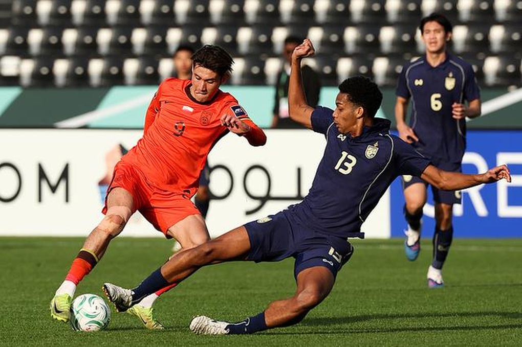 CĐV Trung Quốc bất ngờ chê đội nhà, nhắc tên U23 Việt Nam - 2