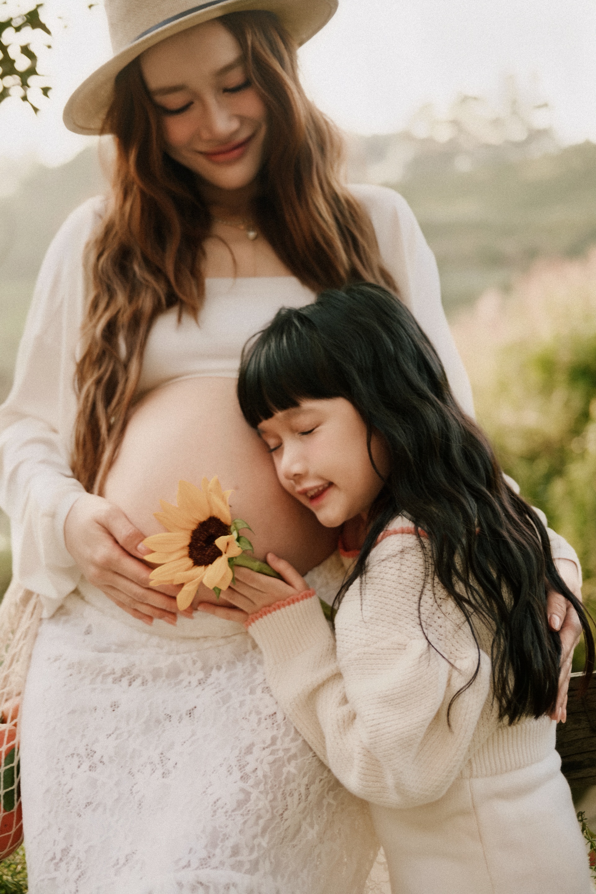 Nhã Phương sắp sinh con lần 3, Trường Giang xót vợ vì phải xa nhà - 8