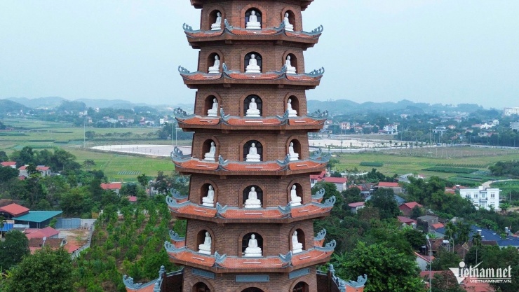 Thời kỳ kháng chiến chống Pháp và Mỹ, chùa là nơi bàn thảo kế hoạch du kích, làm trạm xá, nơi trú ẩn tạm thời của quân và dân ta. Trải qua năm tháng chiến tranh, thăng trầm của thời gian, mặc dù đã xuống cấp và phải tu bổ, tôn tạo nhiều lần nhưng ngôi chùa vẫn giữ được nhiều hiện vật, tư liệu, sử liệu Phật giáo có giá trị lịch sử, văn hóa