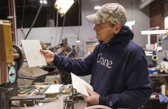 Đây là công việc AI không thể thay thế, sai số cho phép nhỏ hơn cả sợi tóc mảnh- Ảnh 2.