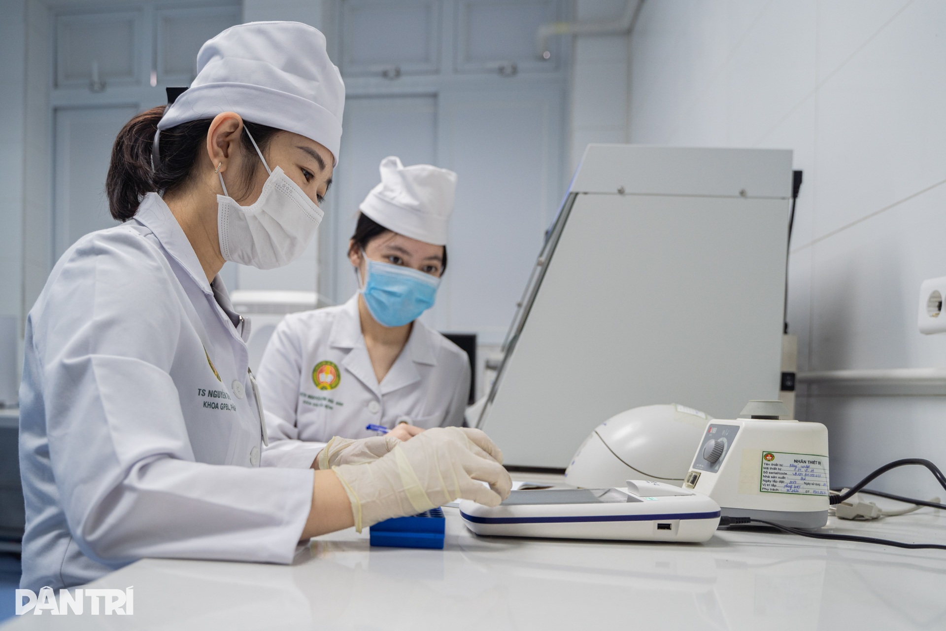 48 giờ truy tìm ADN đột biến, mở hướng điều trị đích cho bệnh nhân ung thư - 7 48 giờ truy tìm ADN đột biến, mở hướng điều trị đích cho bệnh nhân ung thư - 7