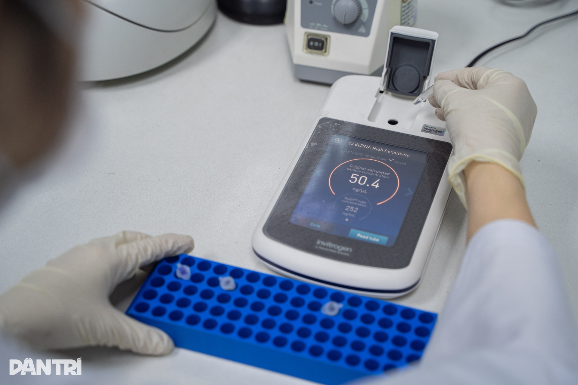 48 giờ truy tìm ADN đột biến, mở hướng điều trị đích cho bệnh nhân ung thư - 8 48 giờ truy tìm ADN đột biến, mở hướng điều trị đích cho bệnh nhân ung thư - 8