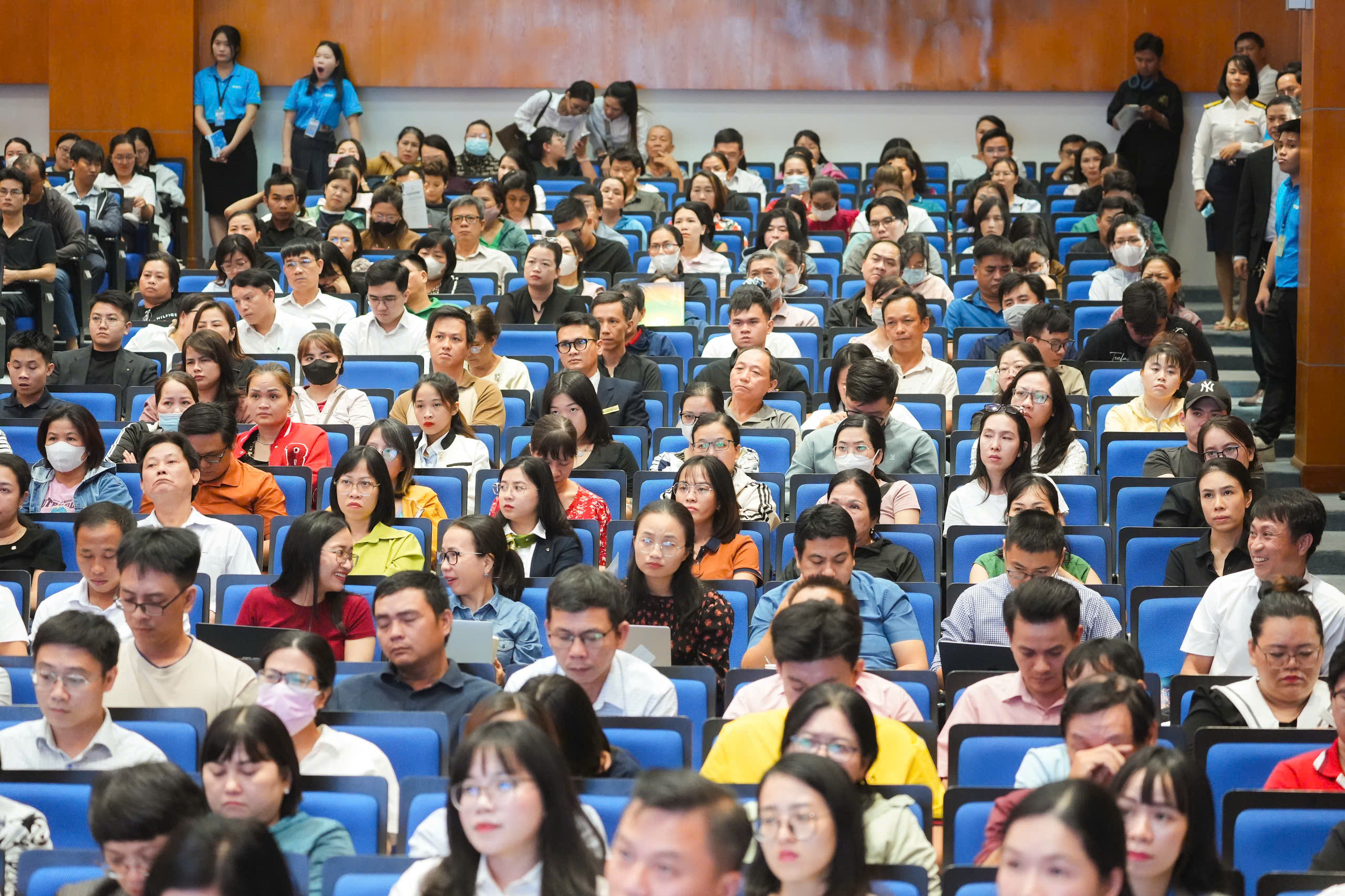 Cùng hộ kinh doanh lên doanh nghiệp số: Tiểu thương trực tiếp trải nghiệm kê khai, nộp thuế online 5 hộ kinh doanh - Ảnh 6.