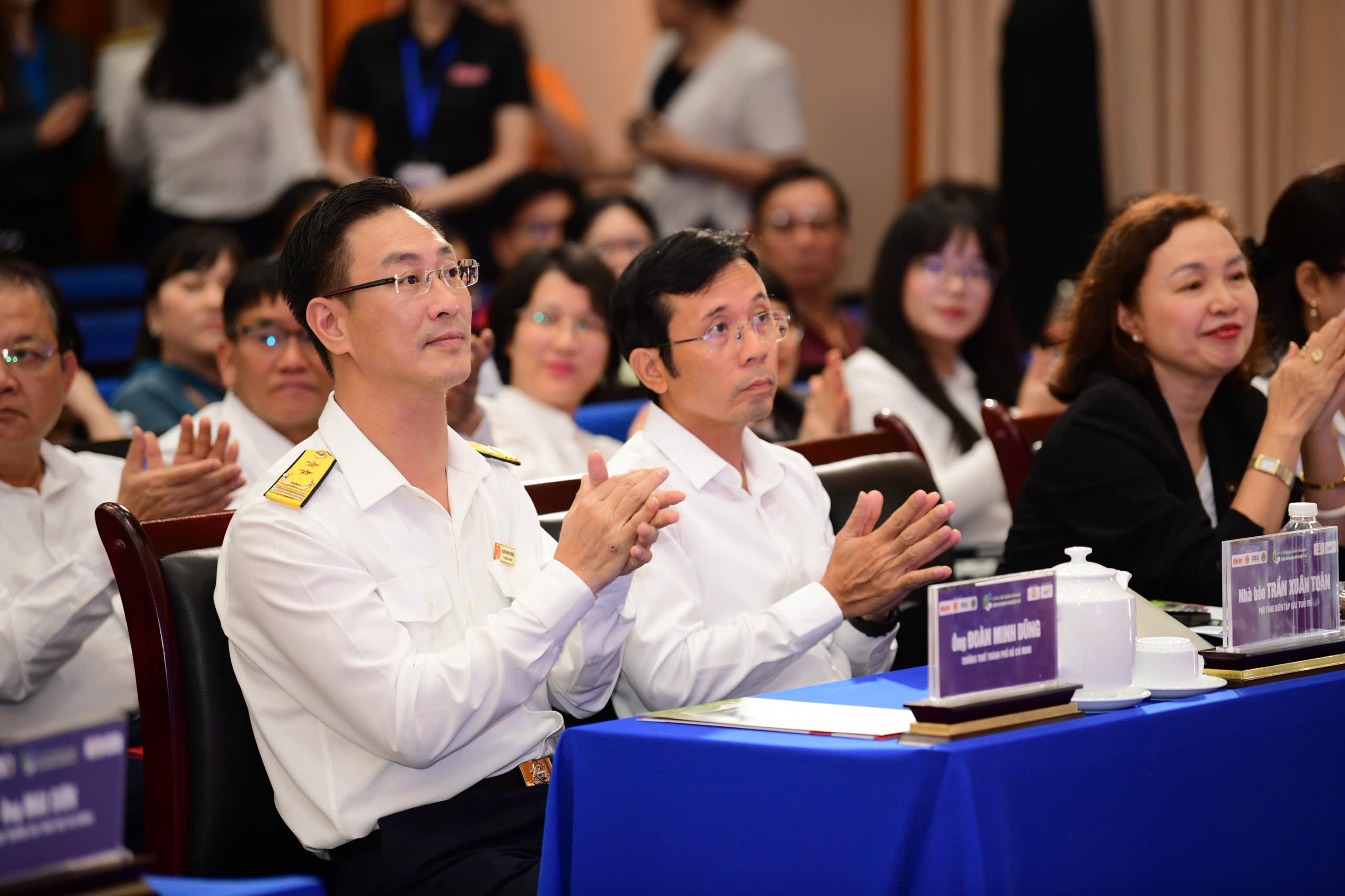 Cùng hộ kinh doanh lên doanh nghiệp số: Tiểu thương trực tiếp trải nghiệm kê khai, nộp thuế online 9 hộ kinh doanh - Ảnh 10.