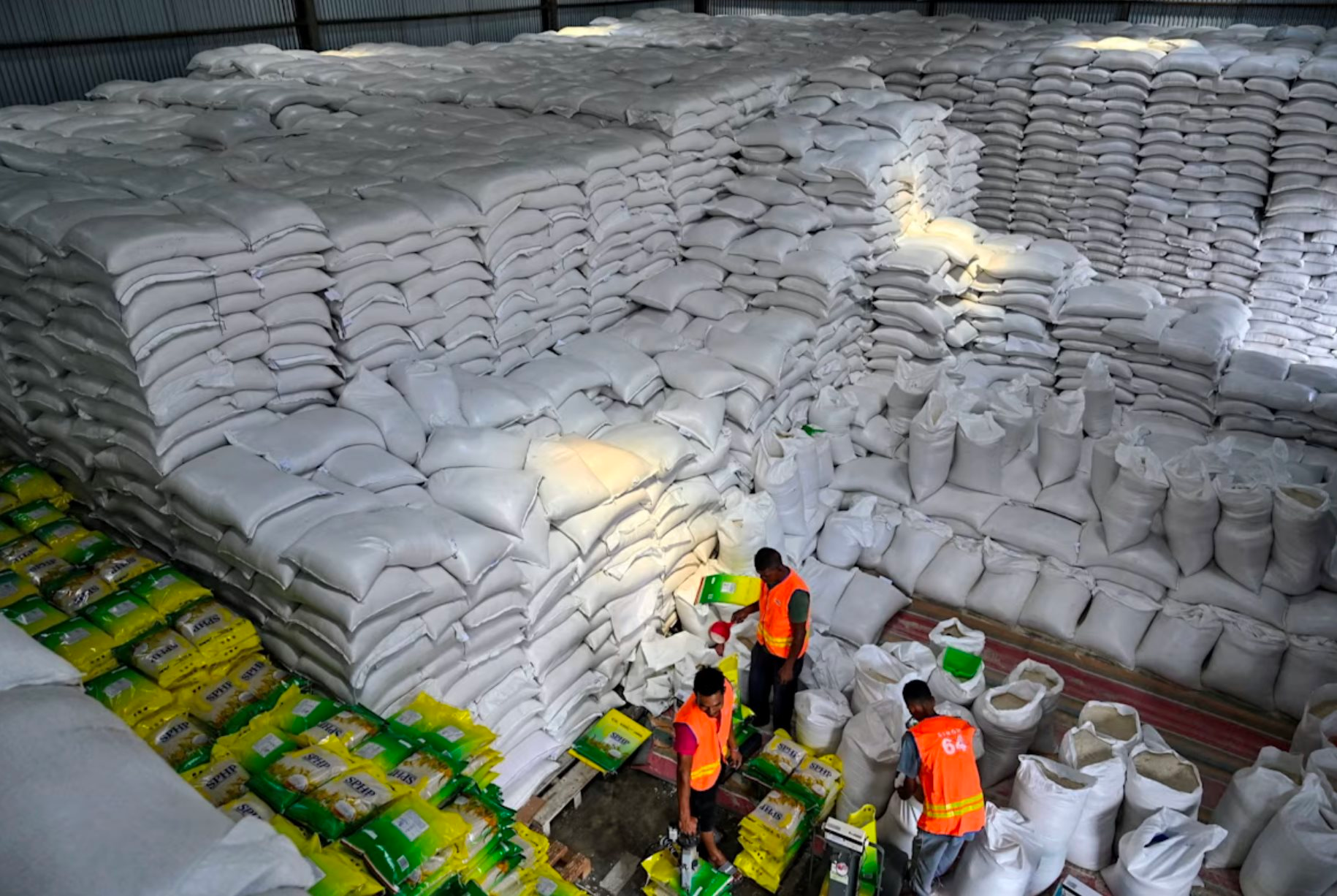 Từ Á sang Âu, cả nước giàu cho đến các quốc gia đông dân đều ồ ạt tích trữ loại hàng hoá quan trọng: Chuyện gì đang xảy ra?- Ảnh 3.