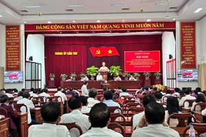 Hội nghị Ban Chấp hành Đảng bộ thành phố Cần Thơ ngày 10-1-2026. Ảnh: NHẪN NAM