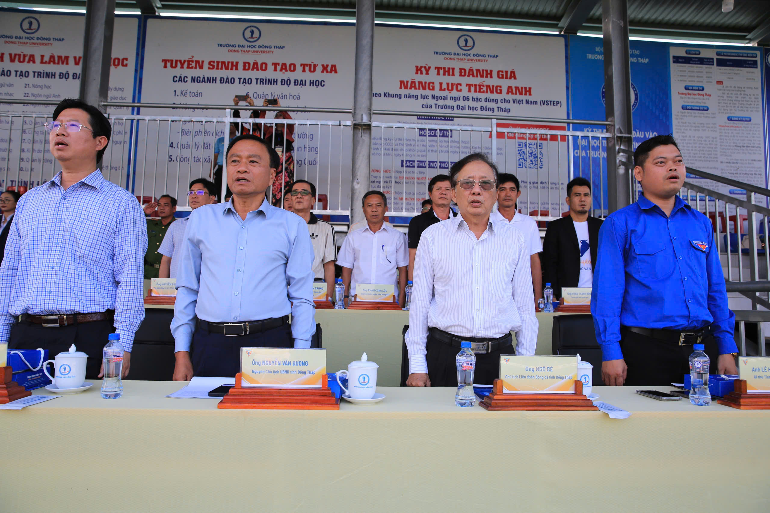 Hàng ngàn người ‘tiếp lửa’ lễ khai mạc vòng loại Tây Nam bộ TNSV THACO cup 2026- Ảnh 4.