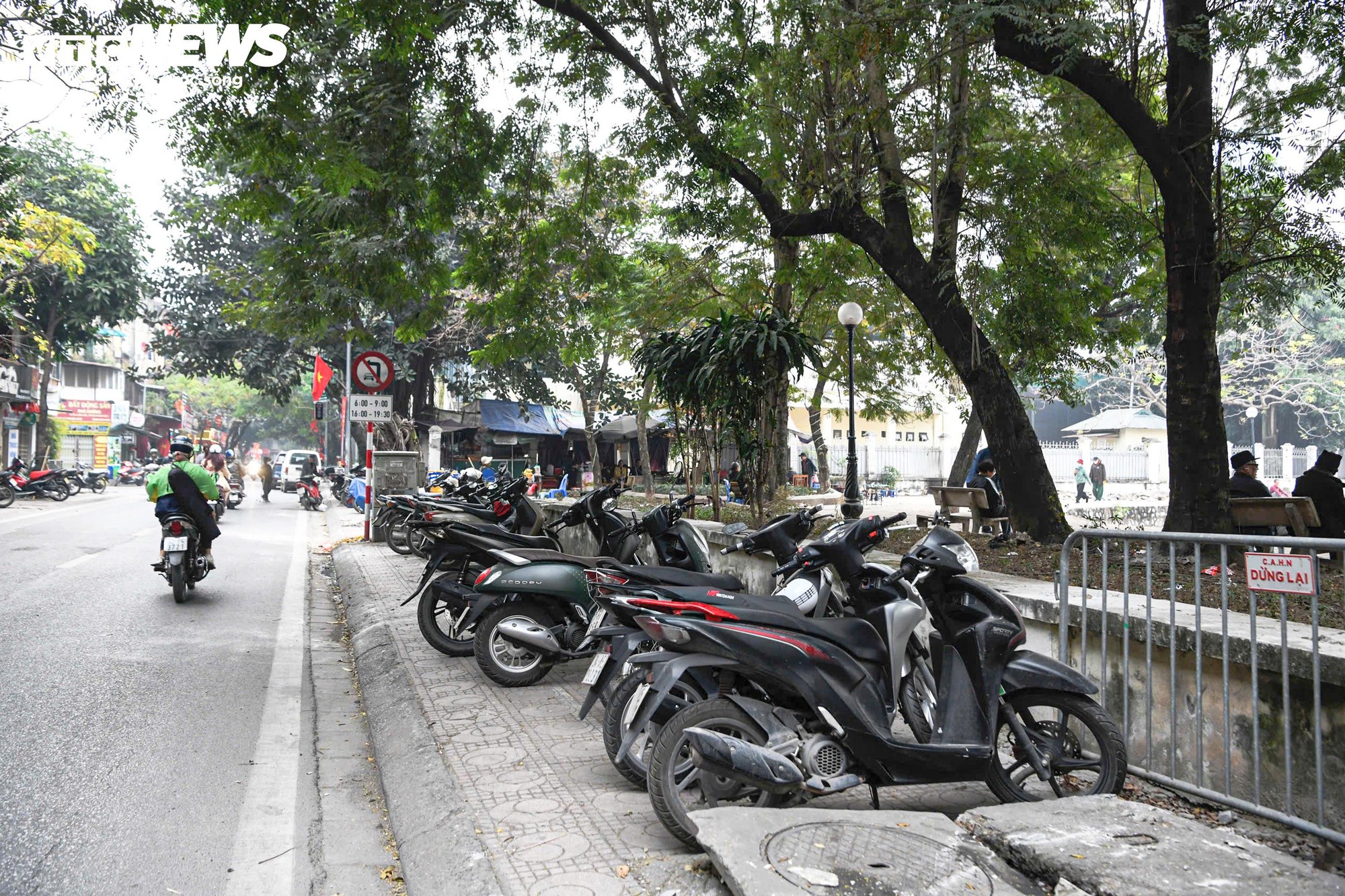 Công viên Indira Gandhi hạ rào, mở không gian xanh giữa trung tâm Hà Nội- Ảnh 6.