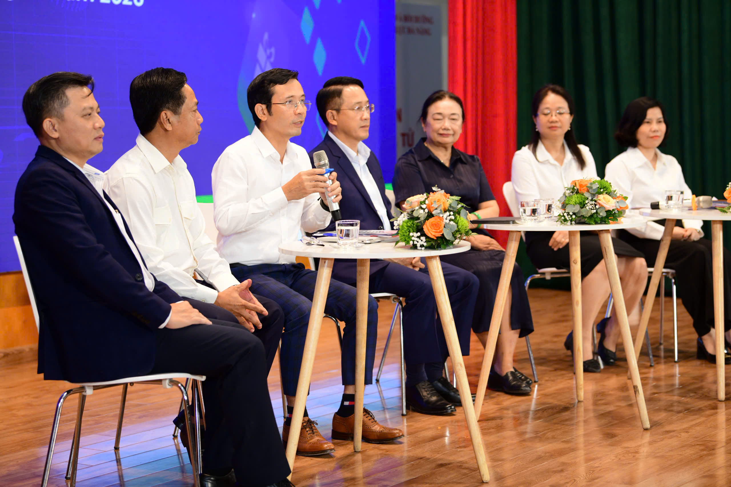 Giải đáp hàng loạt vướng mắc về hóa đơn điện tử, bán hàng online, hàng tồn kho cho hộ kinh doanh - Ảnh 8.