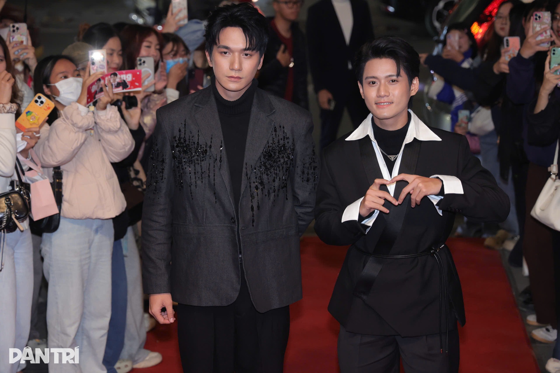 Táo Quang Thắng và dàn sao đổ bộ thảm đỏ Cánh diều 2025 - 2