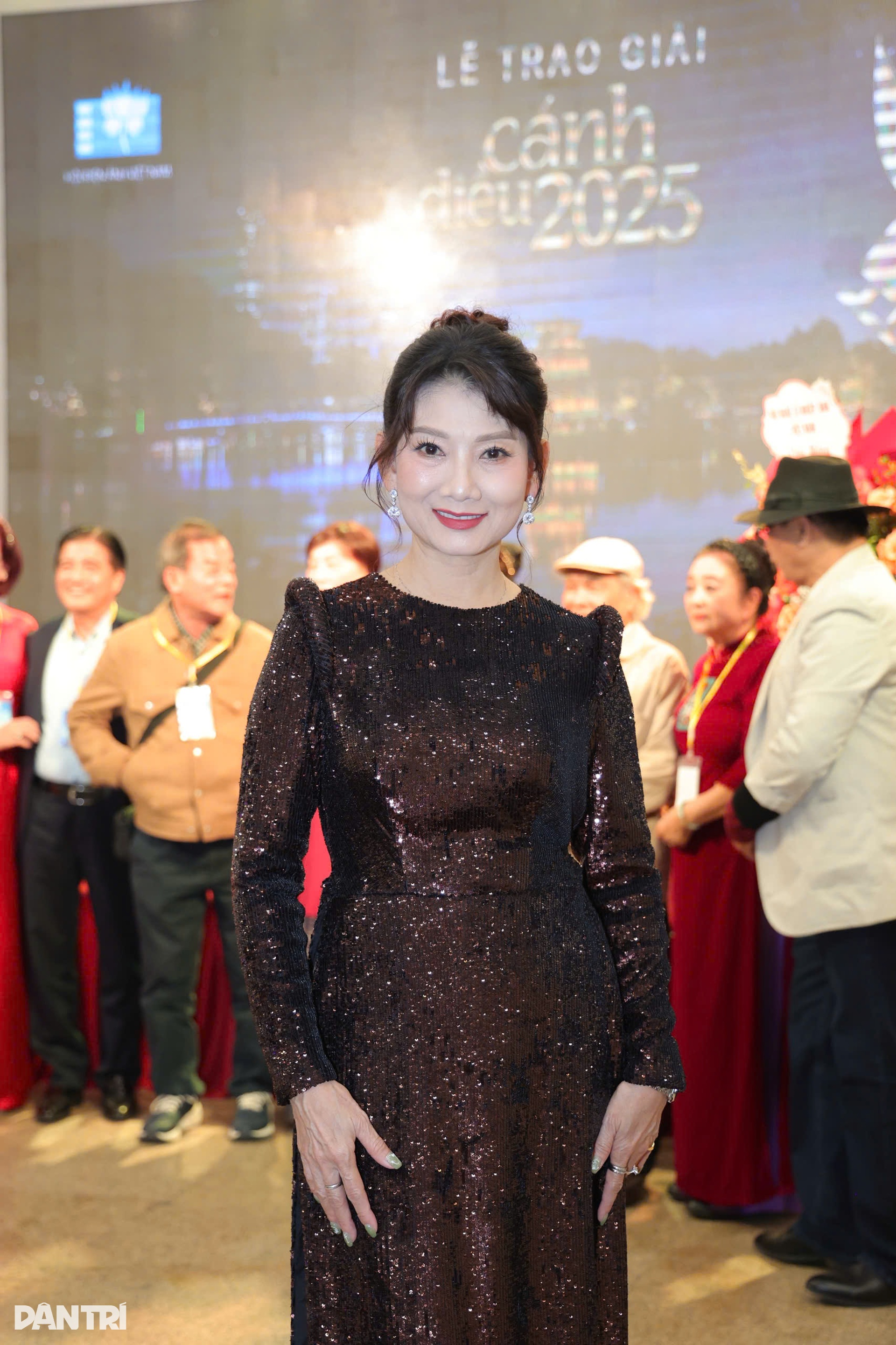 Táo Quang Thắng và dàn sao đổ bộ thảm đỏ Cánh diều 2025 - 4