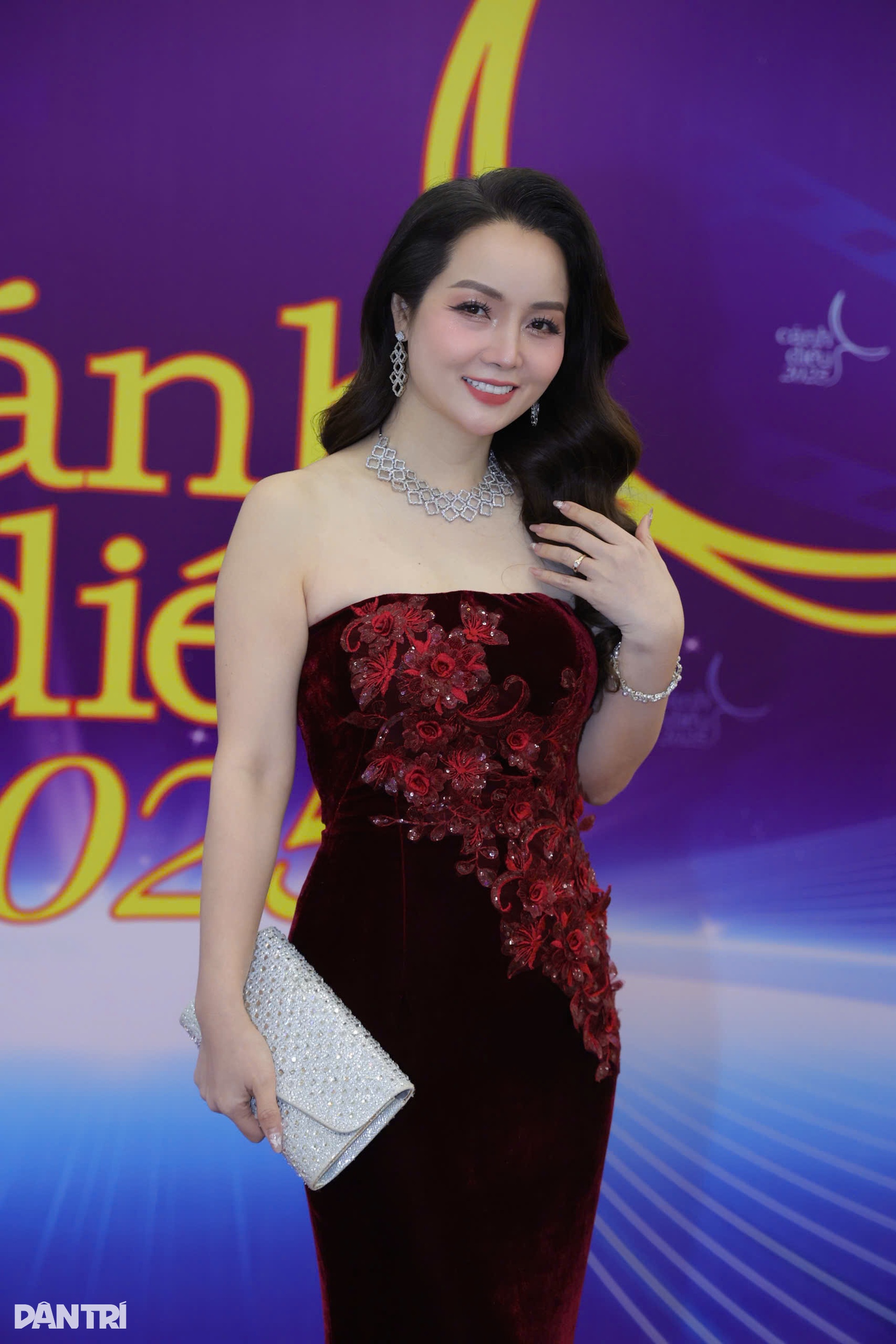 Táo Quang Thắng và dàn sao đổ bộ thảm đỏ Cánh diều 2025 - 9