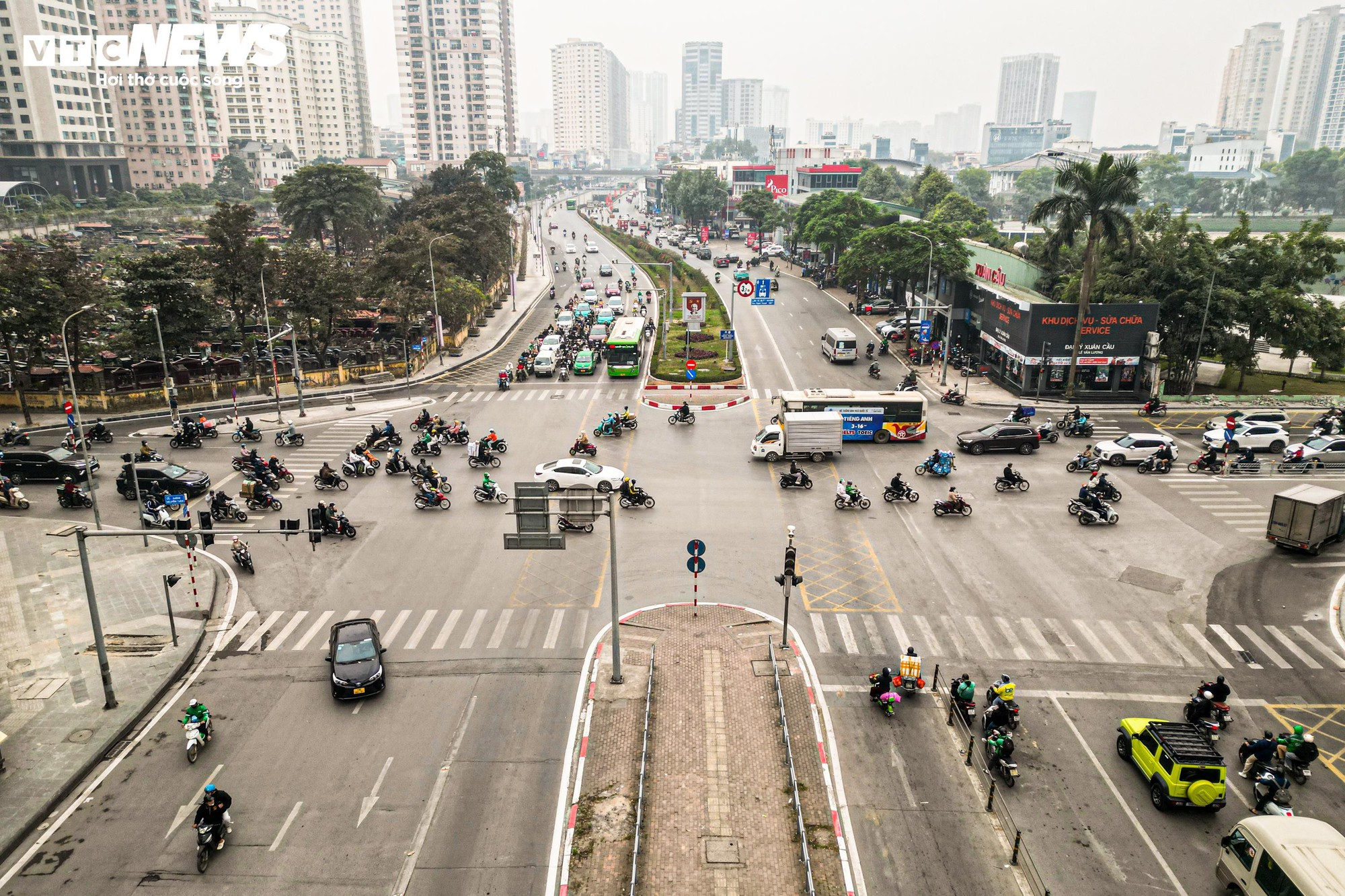 Đường thông thoáng khi Hà Nội cấm xe tải từ 2 tấn vào nội đô ban ngày- Ảnh 5.
