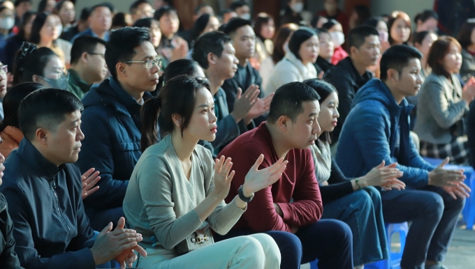 Các phụ huynh tham dự buổi đối thoại. Ảnh: Nhà trường cung cấp