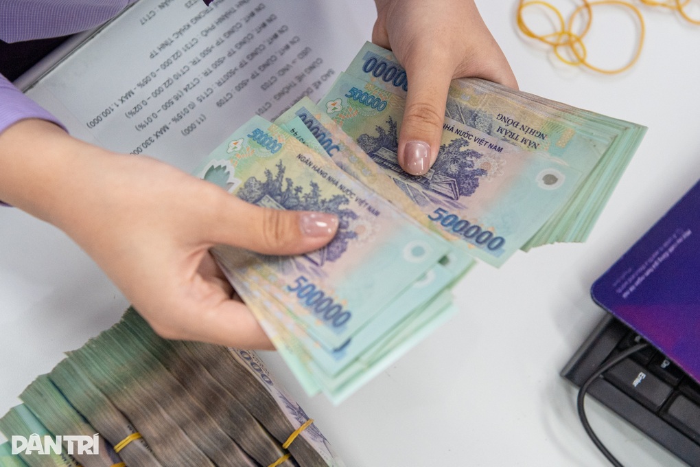 Lãi suất tiết kiệm tăng mạnh, có tiền nên gửi ngân hàng nào? - 2