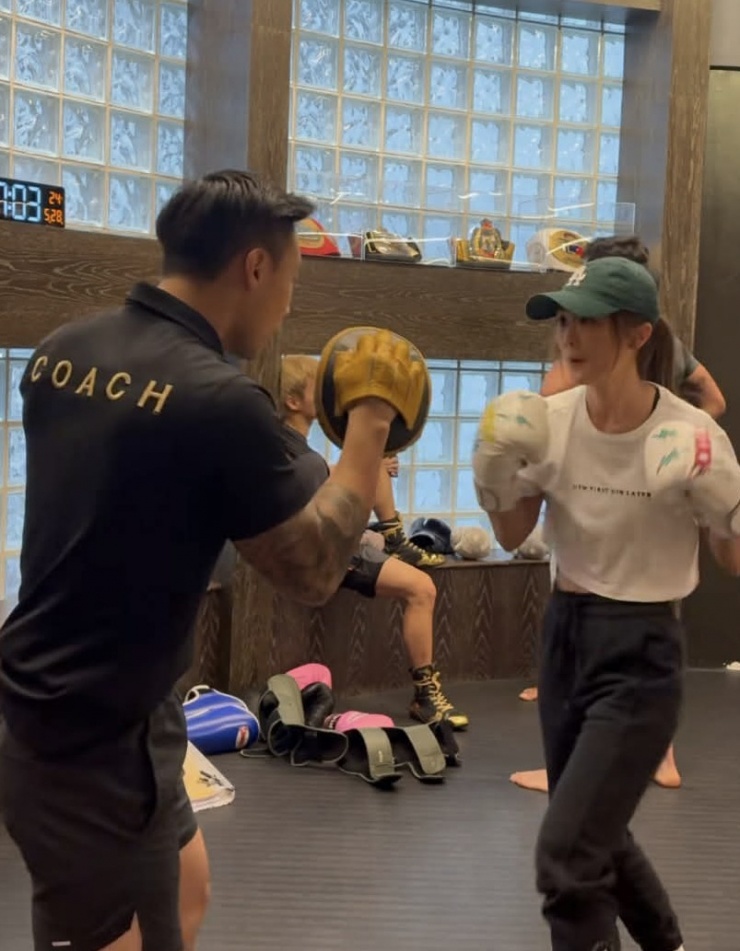 Thái Trác Nghiên chăm tập luyện cùng bạn trai PT kém 10 tuổi - 4