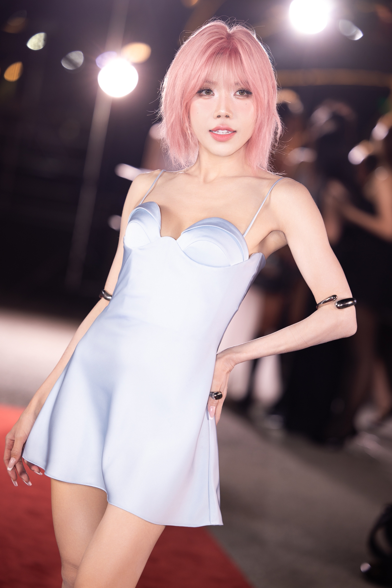 Vũ trụ mỹ nhân Vbiz: Lan Ngọc - Huyền Baby đọ body nét căng, 2 mỹ nhân bị đồn nghỉ chơi làm lơ khi đụng độ?- Ảnh 5.