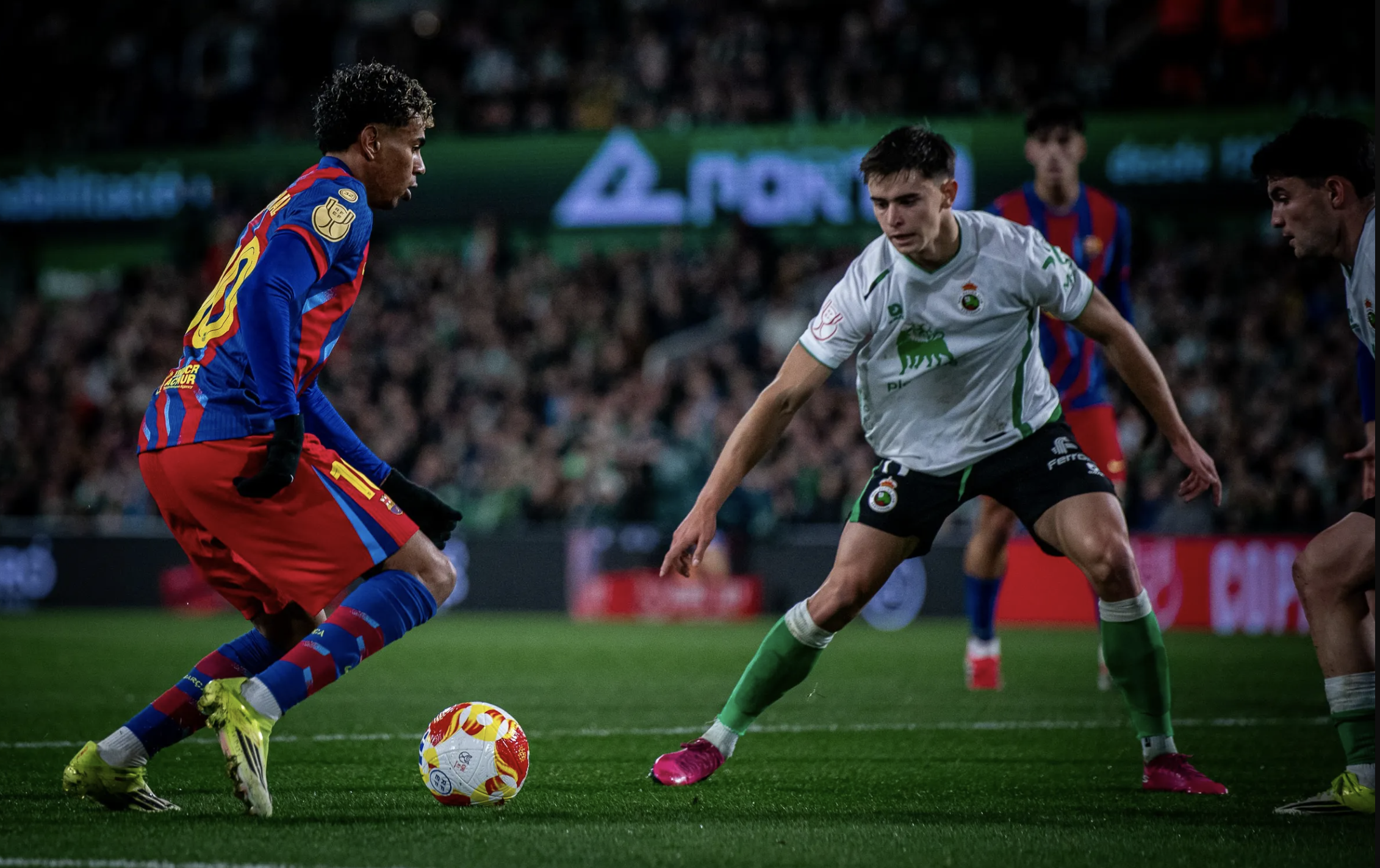 Barcelona vượt ải Racing Santander, thẳng tiến tứ kết Cúp Nhà vua - Ảnh 2.