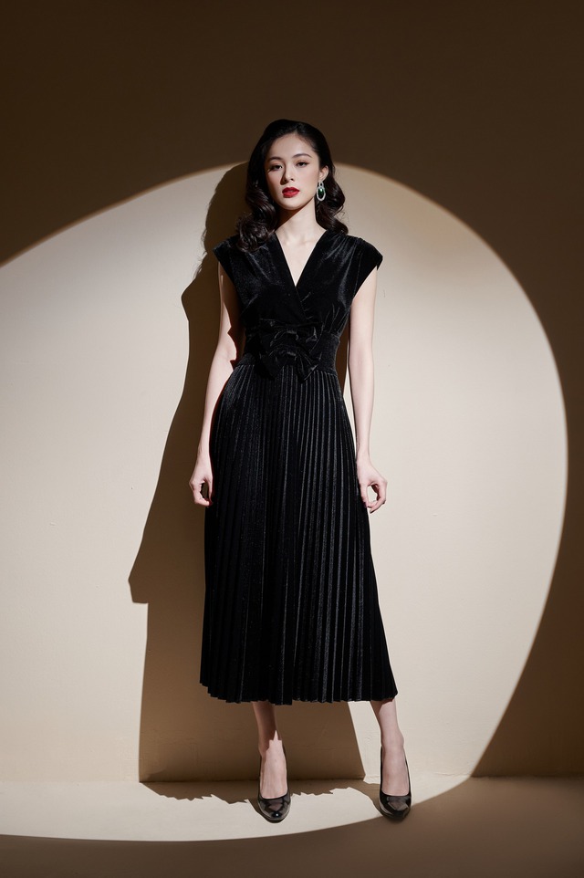 Hóa qúy cô cổ điển với trang phục trắng đen sang trọng cho mọi dịp - Ảnh 5.