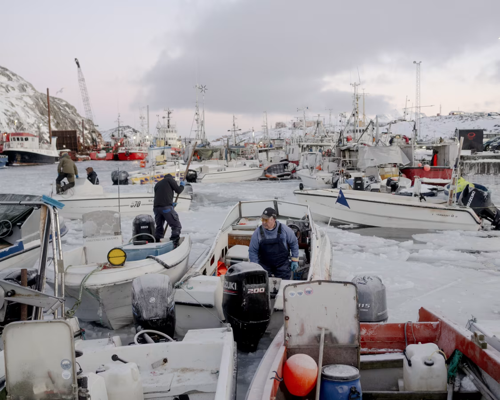 Greenland, kho báu ông Trump muốn thực tế chỉ sống nhờ trợ cấp, tôm? - 3