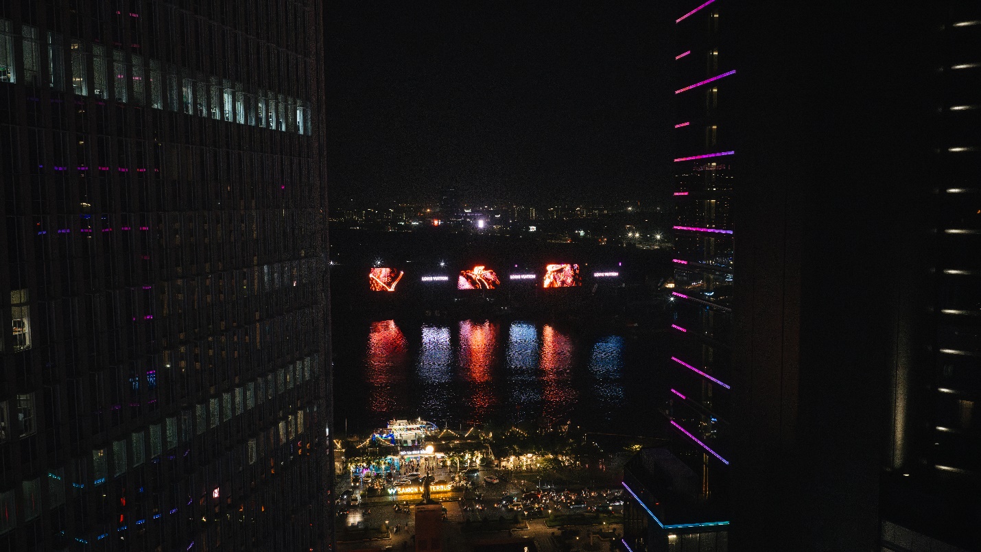 Louis Vuitton mang di sản Monogram “phủ sóng” trung tâm TP.HCM- Ảnh 2.