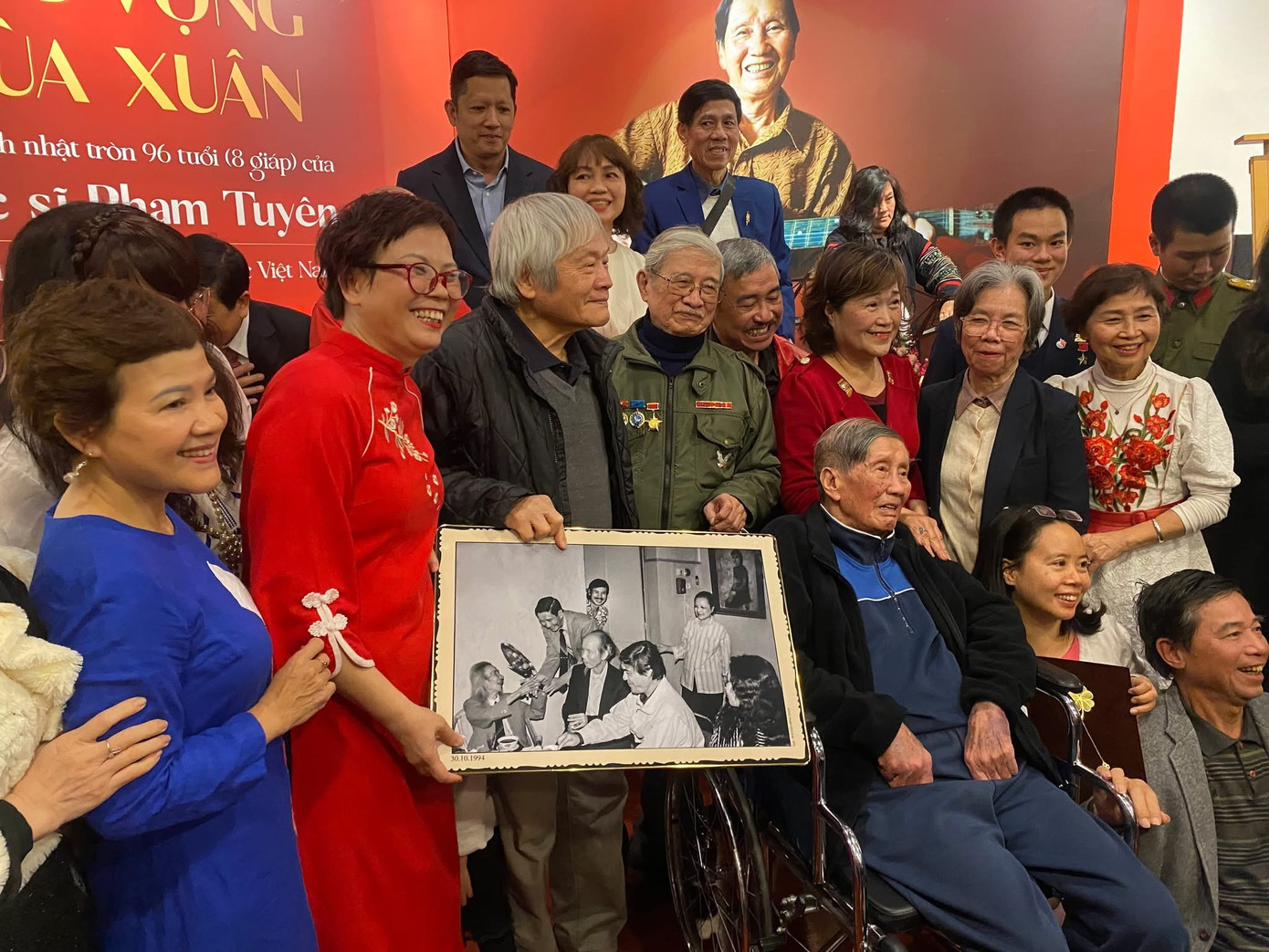 Cựu Chủ tịch Hội Âm nhạc Hà Nội sở hữu kho nhạc cả nước thuộc lòng, tuổi 97 chỉ có thể giao tiếp bằng mắt- Ảnh 6.