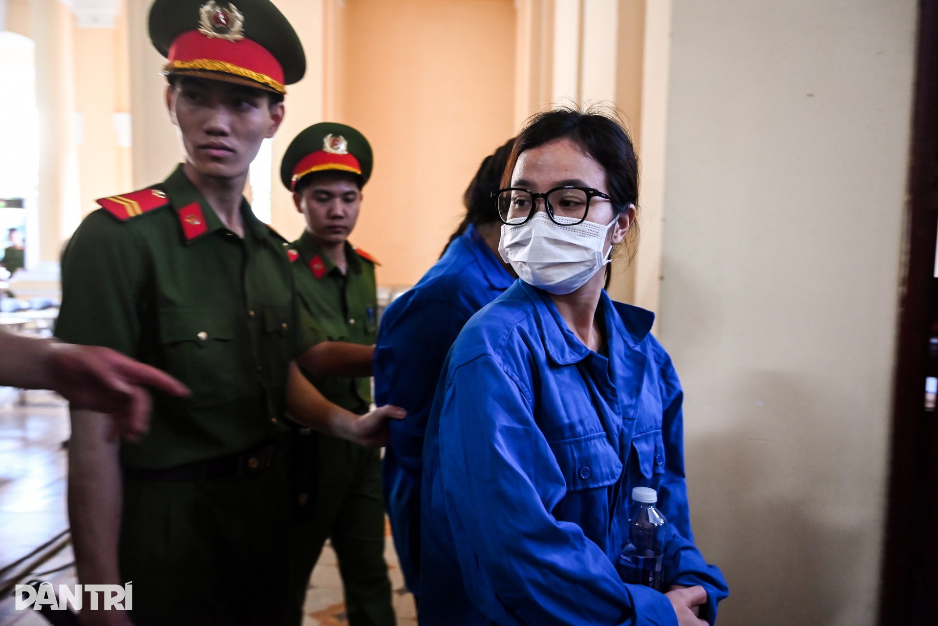 Xét xử 100 bị cáo trong vụ làm giả hàng trăm nghìn phiếu kiểm nghiệm - 6