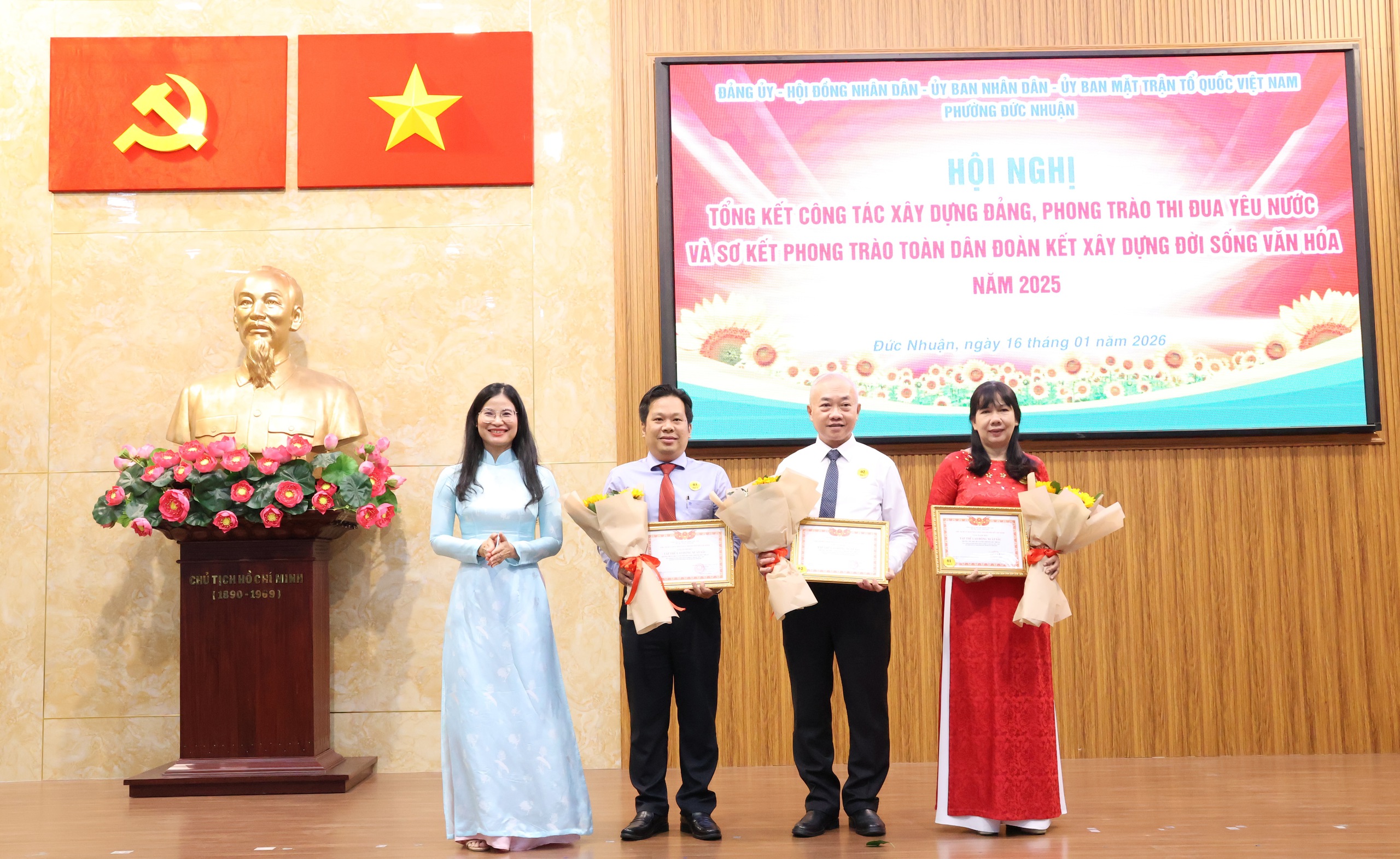 TPHCM: Đảng bộ phường Đức Nhuận hoàn thành xuất sắc nhiệm vụ năm 2025 - Ảnh 8.