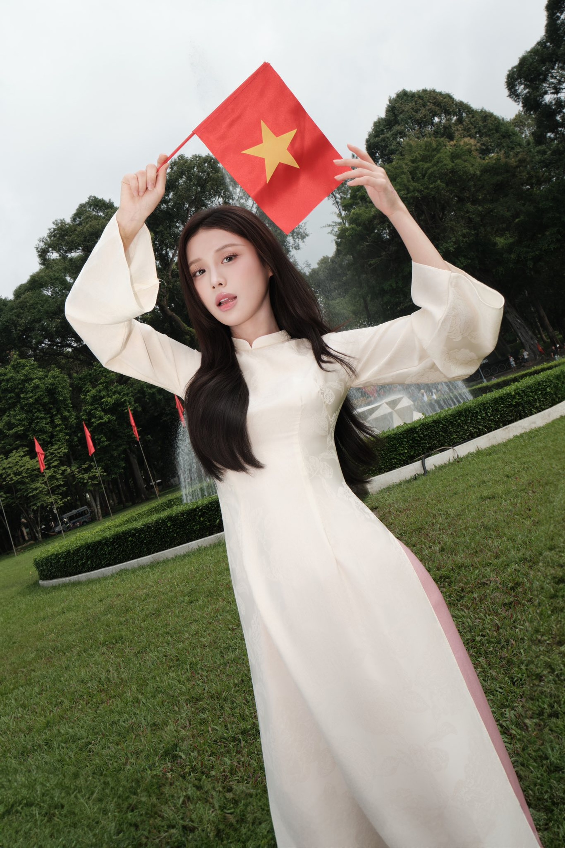 Ca sĩ gốc Hàn 9 năm ở showbiz Việt: Gợi cảm hơn, thừa nhận đánh đổi nhiều - 7