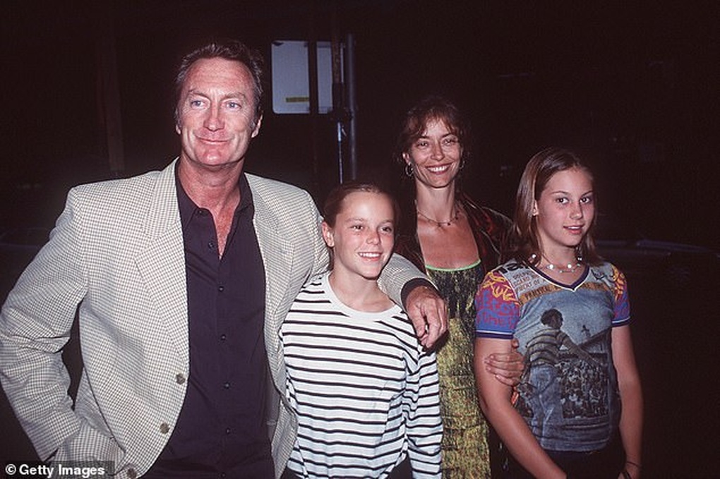 Chuyện tình sét đánh của mỹ nhân “Tiếng chim hót trong bụi mận gai” - 4