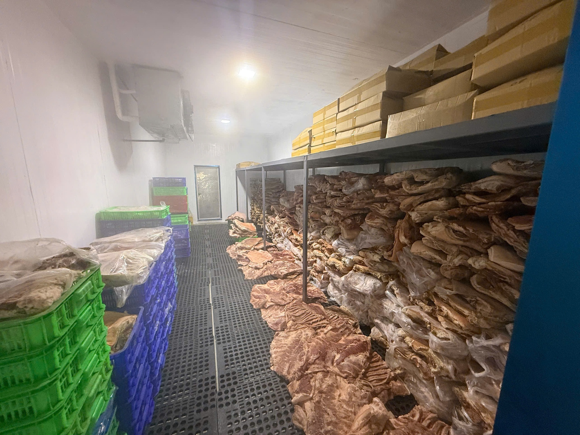 Đồng loạt khám xét ở nhiều tỉnh thành trong chuyên án lớn, bắt Giám đốc Trần Thị Vạn Phước và 7 người- Ảnh 2.