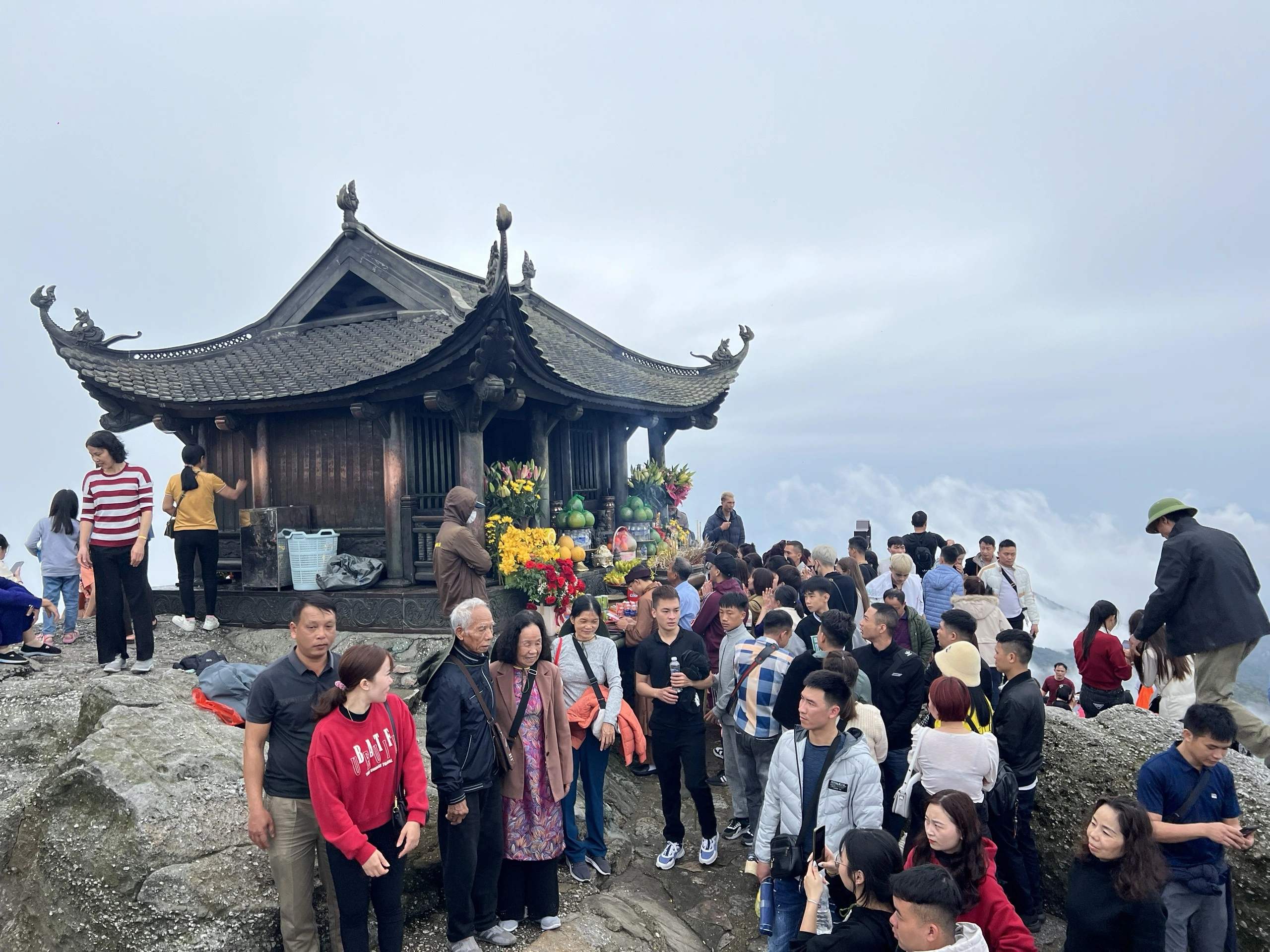 Đề xuất bỏ phí tham quan Yên Tử trong 3 năm- Ảnh 2.