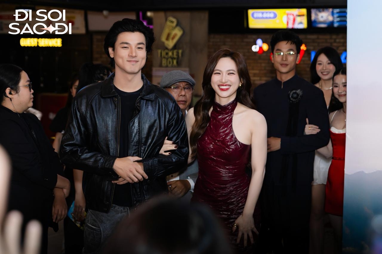 Bắt gặp Phương Anh Đào khoác tay trai lạ cực tình tứ, hoá ra là crush quốc dân điển trai ăn đứt Tuấn Trần- Ảnh 4.