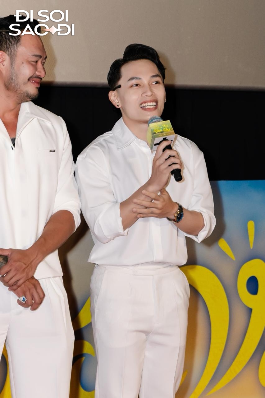 Bắt gặp Phương Anh Đào khoác tay trai lạ cực tình tứ, hoá ra là crush quốc dân điển trai ăn đứt Tuấn Trần- Ảnh 14.