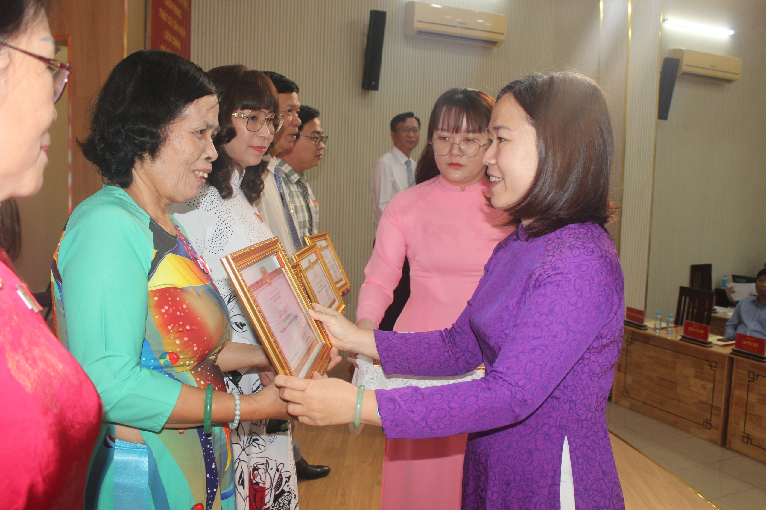 Phường Bình Phú: Tập trung tháo gỡ vướng mắc tại các công trình, dự án - Ảnh 4.