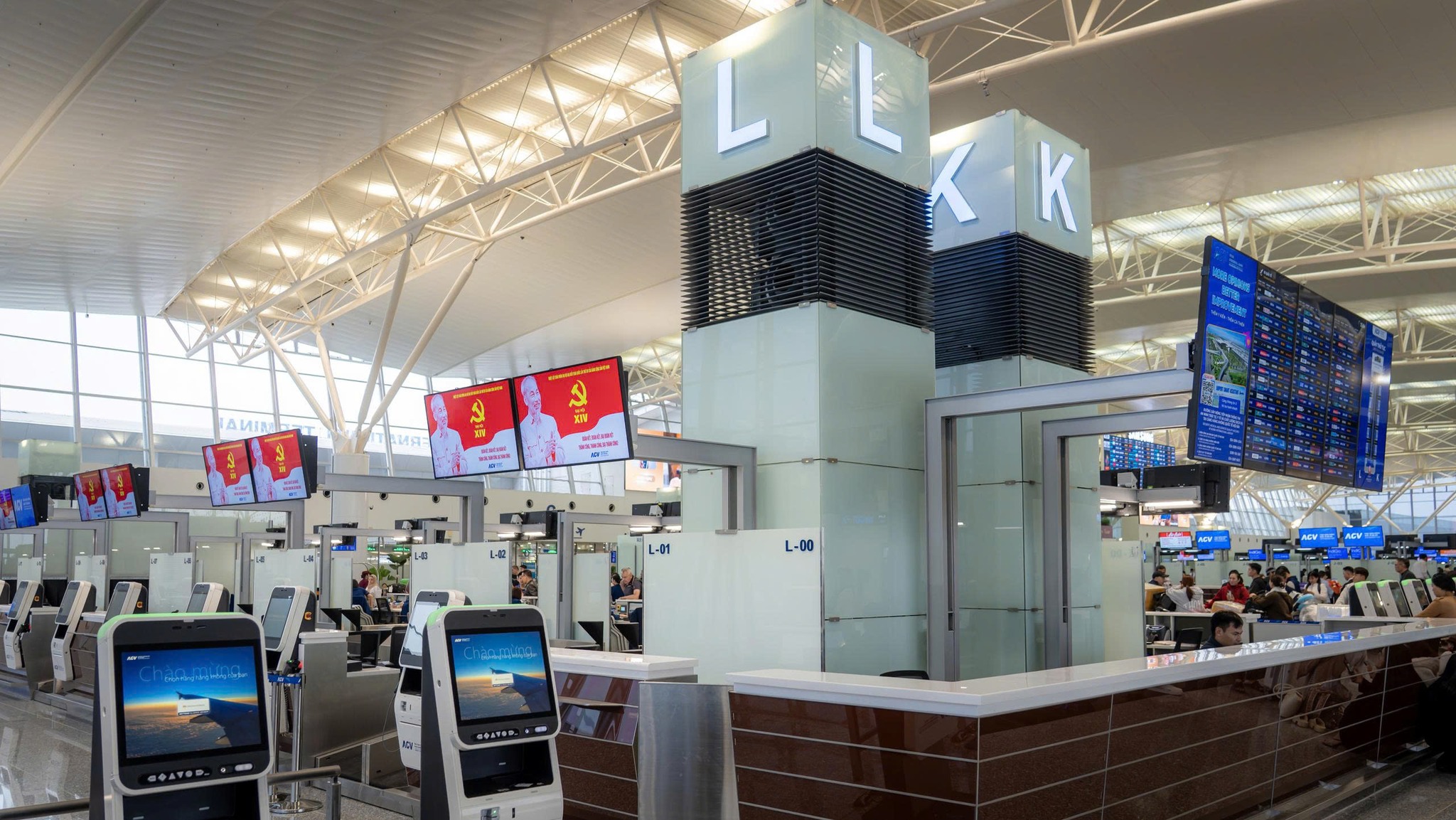 Kiểm tra công tác phục vụ Đại hội XIV của Đảng tại sân bay cửa ngõ Thủ đô - Ảnh 3.