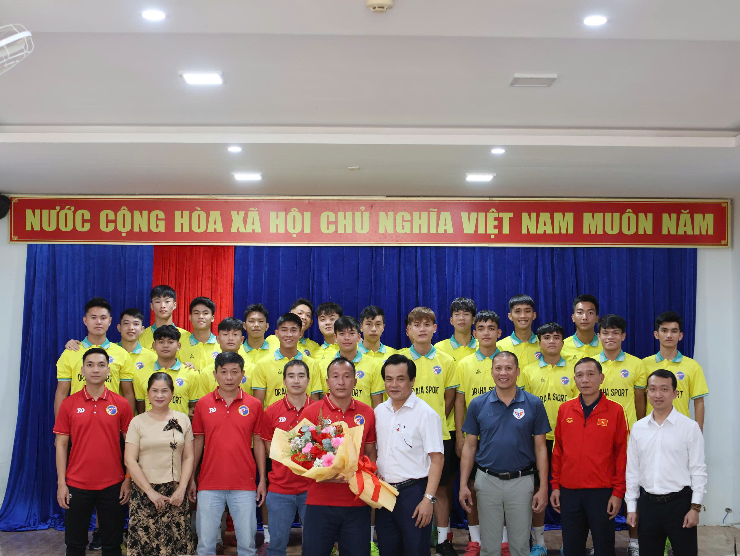 Trường ĐH TDTT Đà Nẵng 'thay máu' lực lượng, quyết tâm chạm giấc mơ vô địch- Ảnh 7.