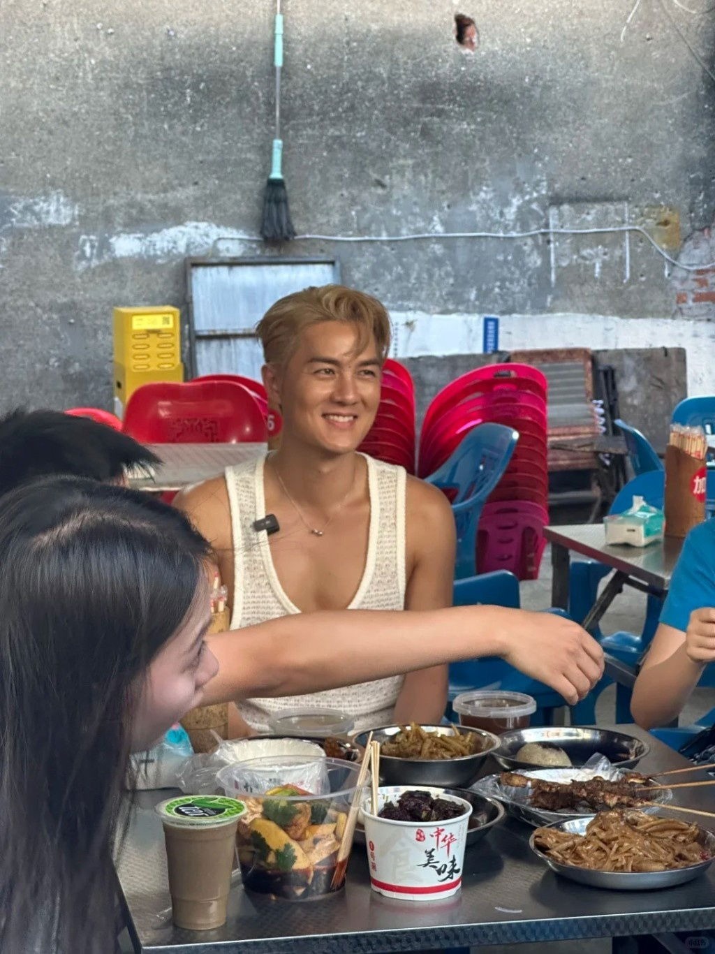 Sự hết thời của 1 Anh Trai Chông Gai: Từng khiến con gái đại gia điên đảo, giờ về quê đi hát đám cưới dạo- Ảnh 5.