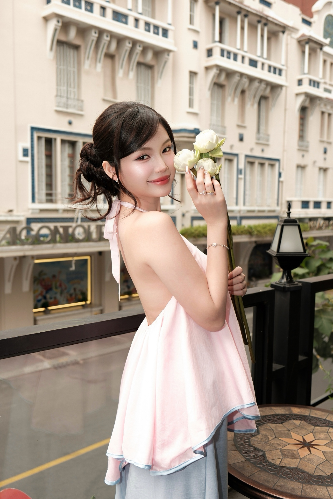 Gen MZ lên “style” đón Tết: Thời thượng với bộ sưu tập cảm hứng từ Monet Garden- Ảnh 3.