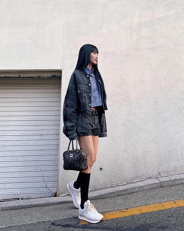 Bí quyết diện denim on denim thời thượng, không gây nhàm chán- Ảnh 6.