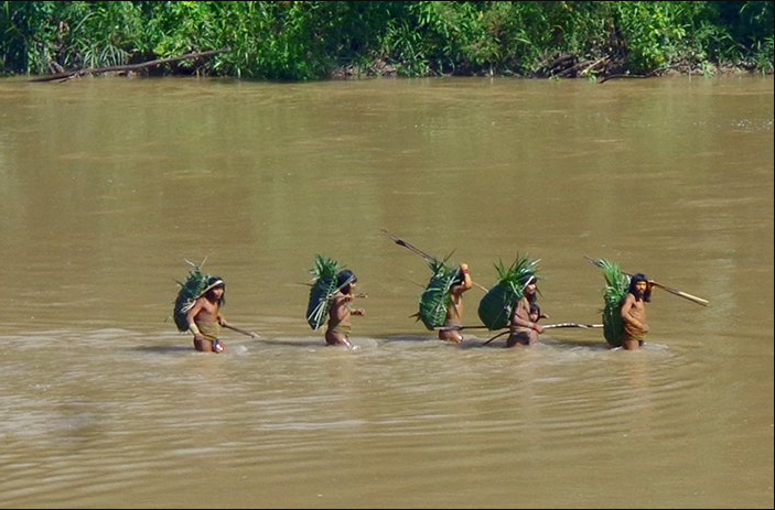 Lần đầu công bố ảnh của bộ lạc bí ẩn nhất thế giới, chuyên gia nói vẫn còn khoảng 200 cộng đồng tương tự- Ảnh 5.