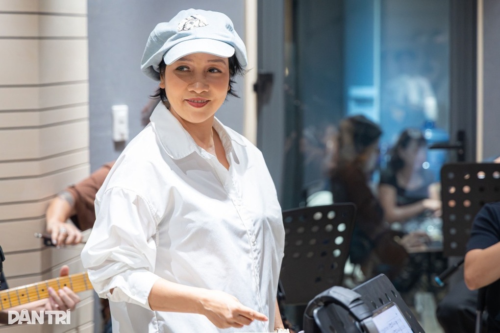 Clip diva Mỹ Linh 18 tuổi đi hát tiệc sinh nhật bất ngờ hút triệu lượt xem - 2