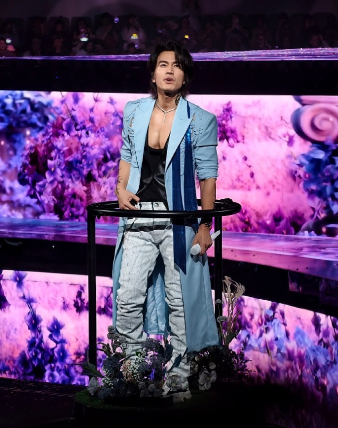 Vẻ đẹp 'bất lão' tuổi 49 của Ngôn Thừa Húc - 6