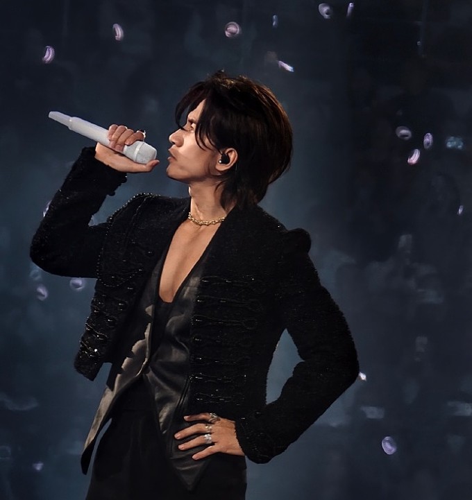 Vẻ đẹp 'bất lão' tuổi 49 của Ngôn Thừa Húc - 10