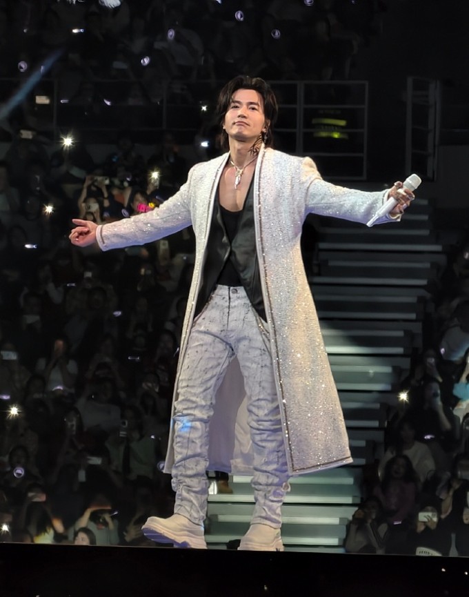 Vẻ đẹp 'bất lão' tuổi 49 của Ngôn Thừa Húc - 9