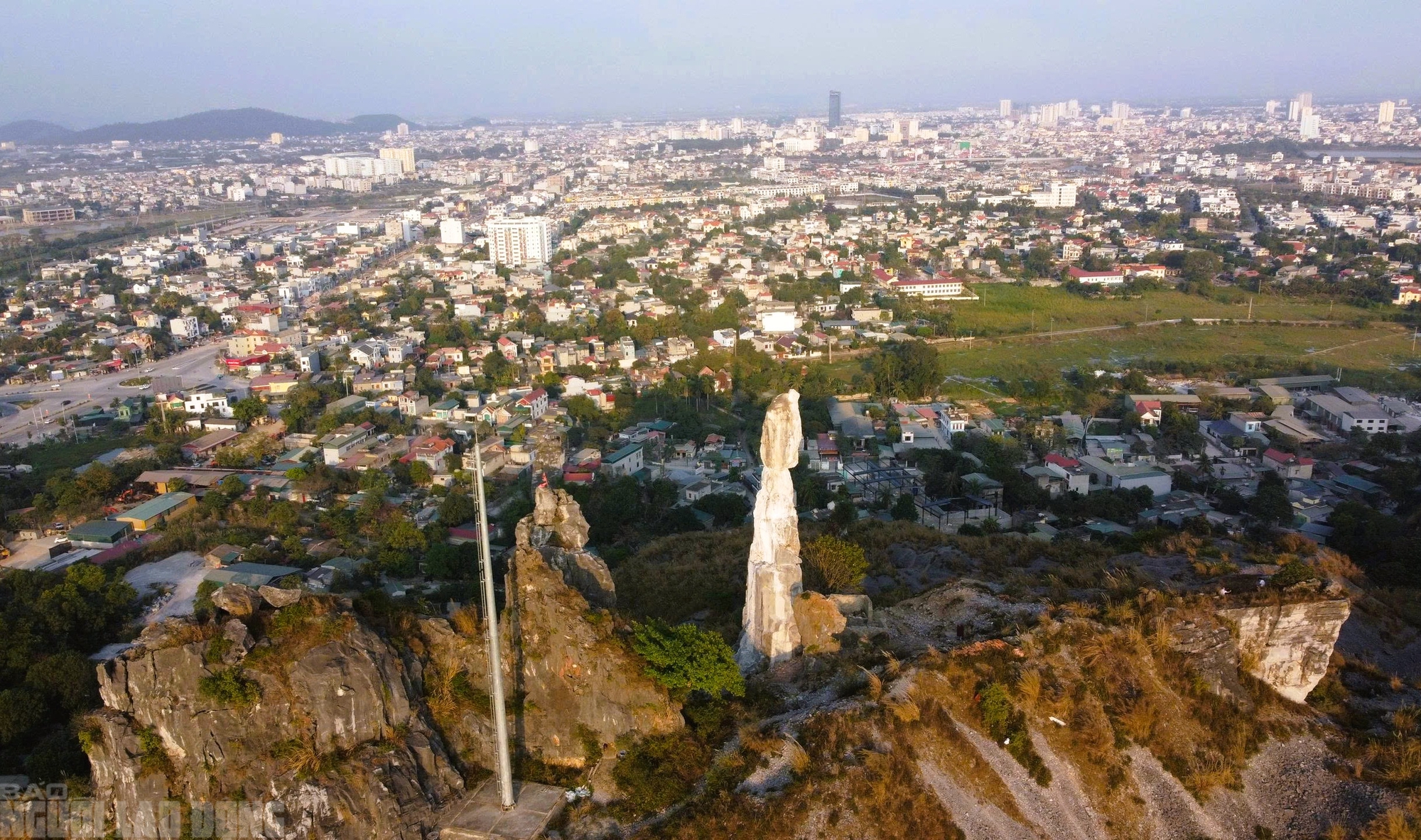 Phó chủ tịch tỉnh Thanh Hóa chỉ đạo kiểm tra thông tin liên quan tới Hòn Vọng Phu - Ảnh 5.